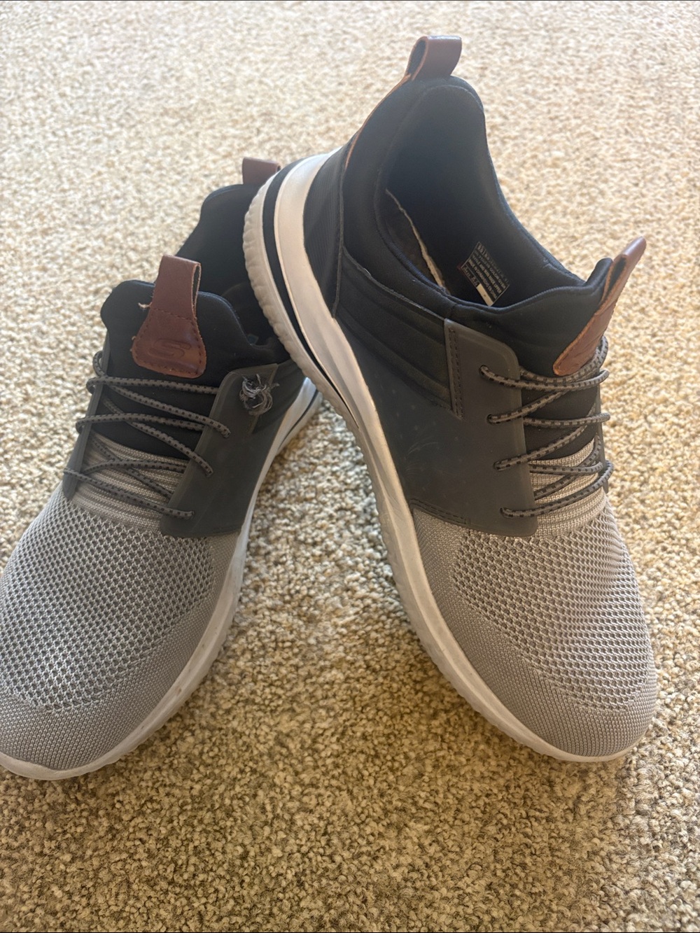Men's Gray Knit Casual Sneakers with Brown Accents